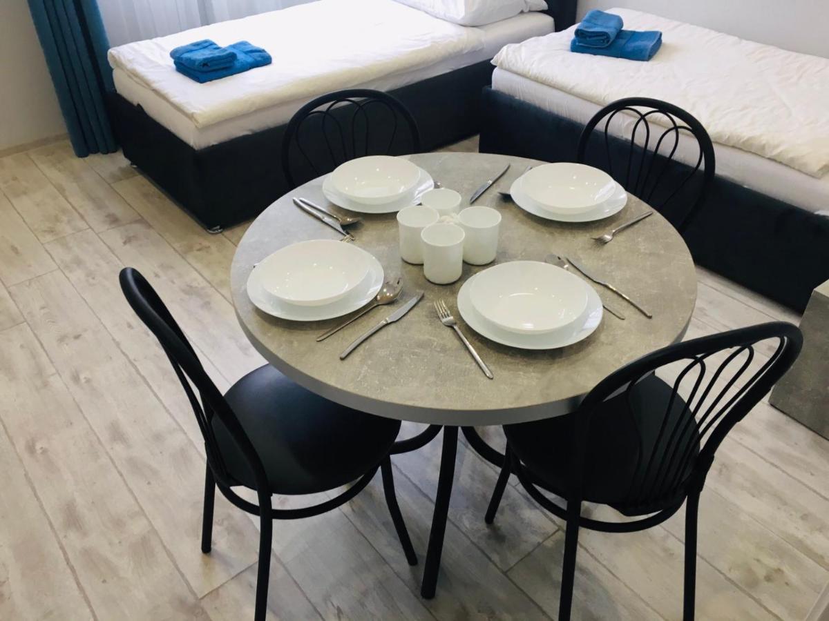Welcome Apartments В Центре Uzhhorod Ngoại thất bức ảnh