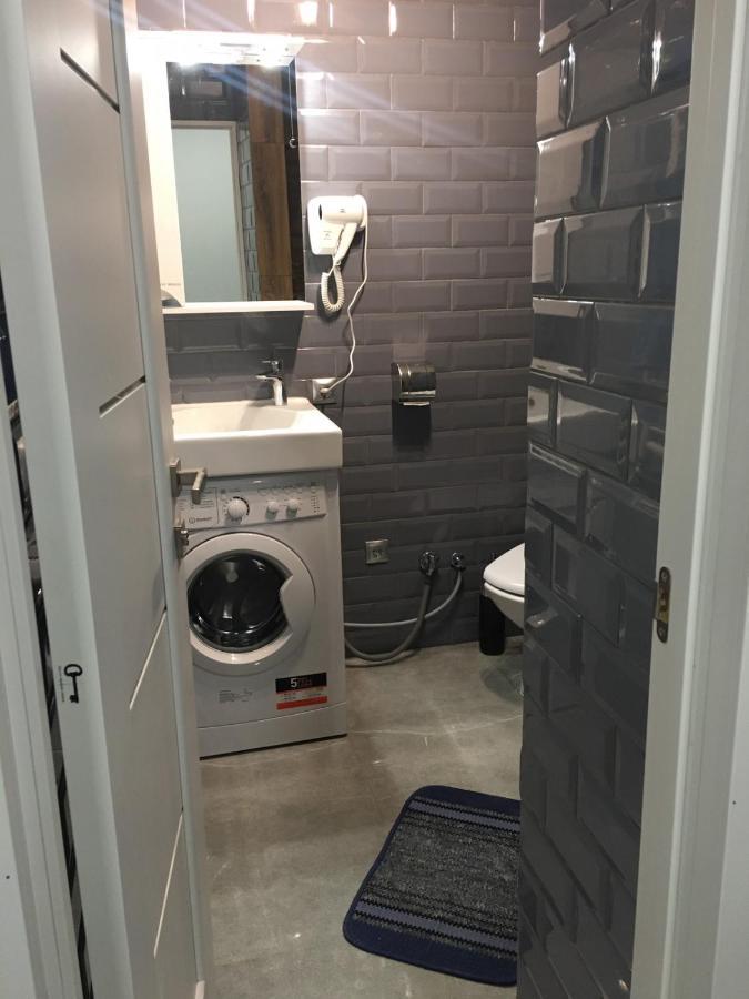 Welcome Apartments В Центре Uzhhorod Ngoại thất bức ảnh